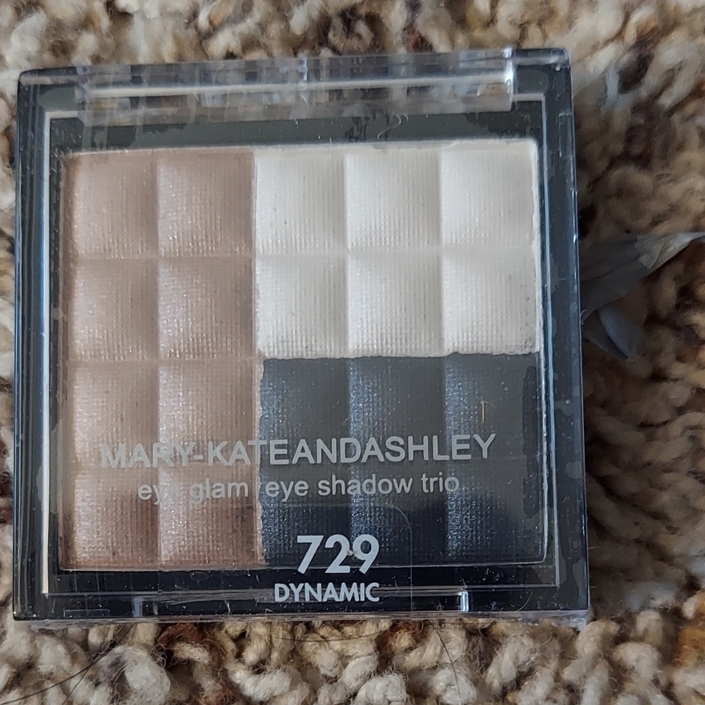 Mary Kate Ashley eyeshadow